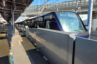 相鉄線 西谷駅に設置したホームドア
