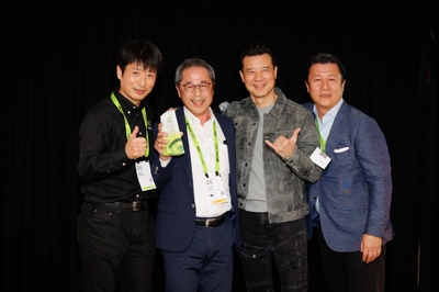 左から、NVIDIAパートナー事業部 事業部長 岩永 秀紀氏、NTTPC 代表取締役社長 工藤 潤一、VP of Global Partners (NPN) GTM and Operations Darrin Nail Chen氏、NVIDIA 日本代表 兼 米国本社副社長 大崎 真孝氏 
