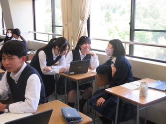 高校1年生140名が企業・大学と挑む探究学習