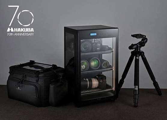 湿気やホコリからカメラを守る電子式防湿保管庫「E-ドライボックスシリーズ」にハクバ創立70周年を記念したプレミアムモデルを新発売！