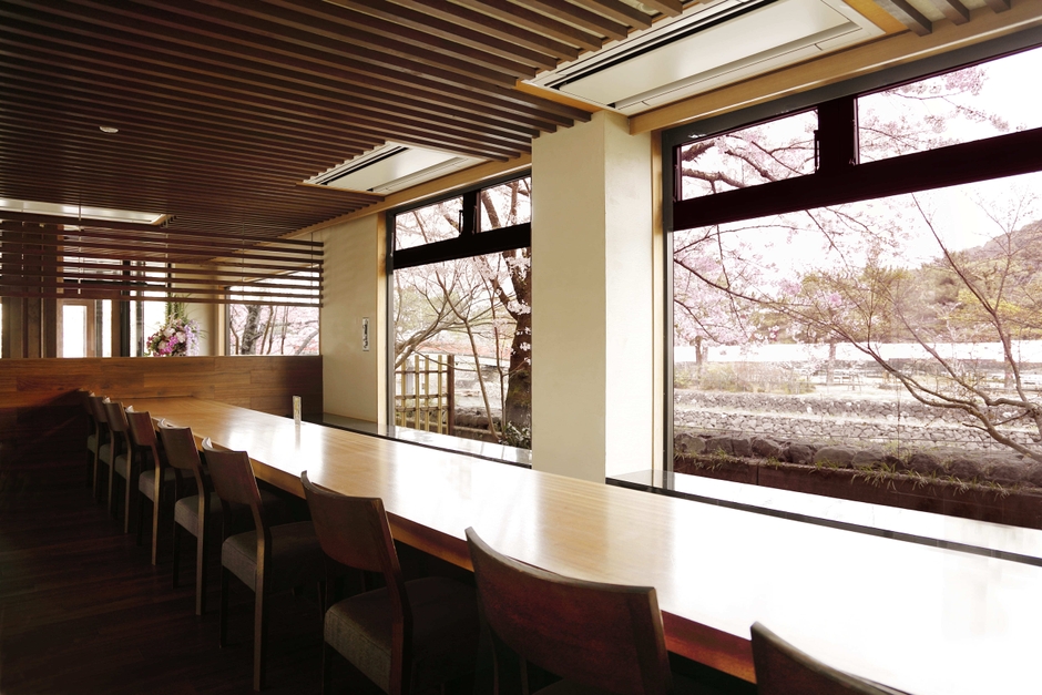 茶莵里カウンター