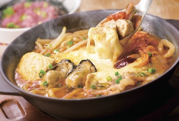 牡蠣ととろ~りチーズの辛口チゲ(半玉うどん入り)