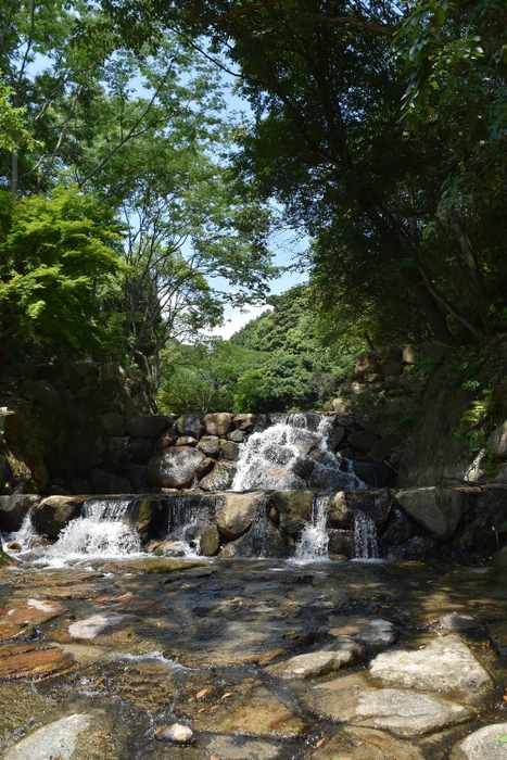 水源　安芸郡府中町みくまり峡 榎川伏流水