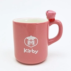 星のカービィすいこみマグ。ちょこんと乗っているカービィに癒されます。