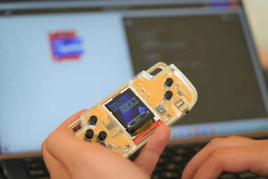 目標達成率491％を突破！ 本体もゲームもDIYできるレトロゲーム機