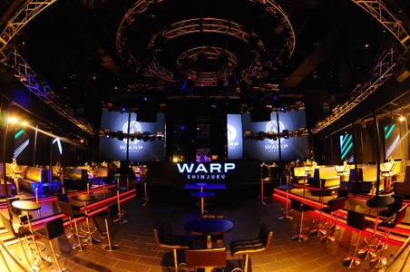 オープニングイベントで1,500人が来場したWARP SHINJUKUが 海外DJを招いたデイイベントで4組様までVIP席にご招待