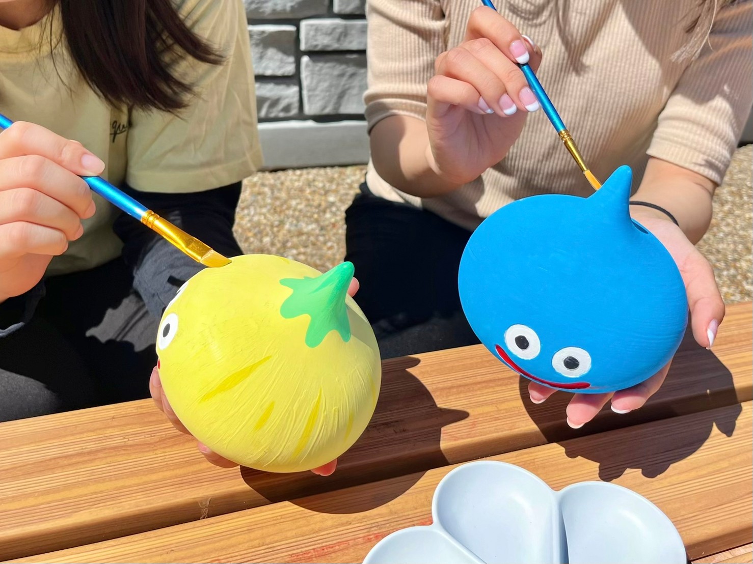 仲良し同士で手作りアート体験！私たちだけのスライムづくり