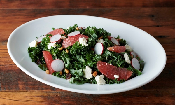 ケールサラダ Half  819円　税込900円  /  Regular  1273円　税込1400円　