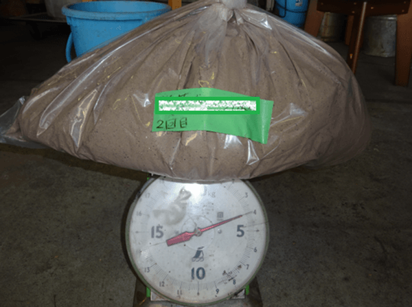 　8㎏のセラミックを回収