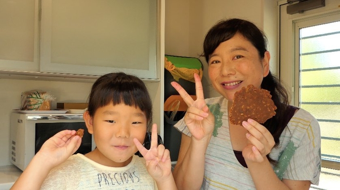 アツアツの黒糖試食