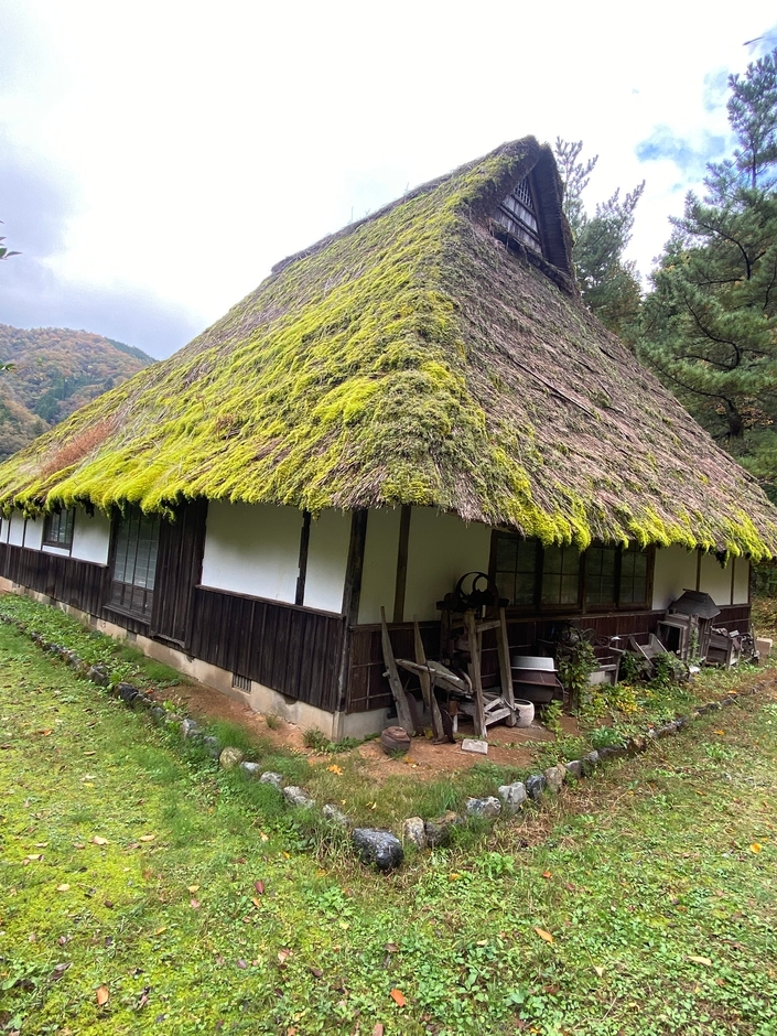200年の茅葺民家ー廃棄が決まった。