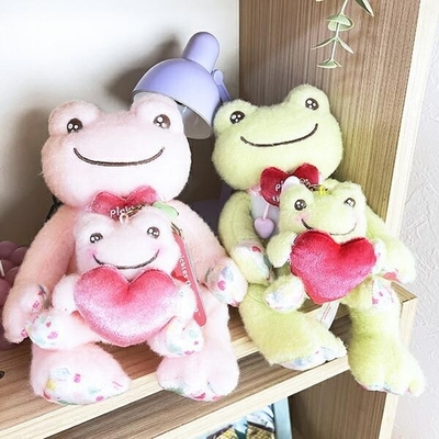 かえるのピクルスのぬいぐるみ