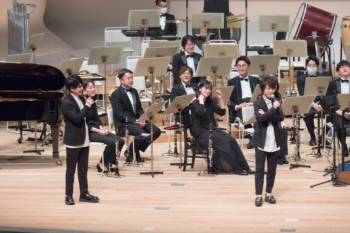 写真左から小林裕介(石神千空役)、河西健吾(あさぎりゲン役)