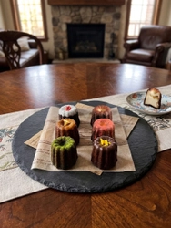 新食感でこころときめくグルテンフリースイーツ 「コメカヌレ」が4月1日より新発売！ 日本人を育んだ「コメ」と欧米生まれの 「オーツ麦」のマリアージュ