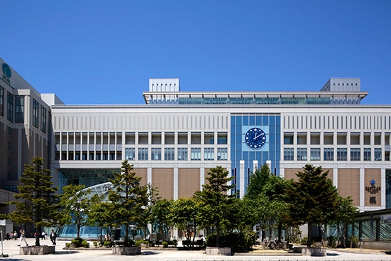 札幌駅南口外壁　星の大時計