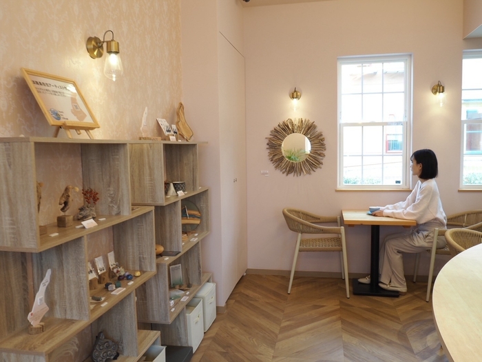 ▲海とアートに包まれた優雅なカフェタイム