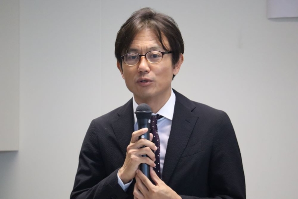 「人材育成に向けて連携を深めていきたい」と挨拶する加計理事長