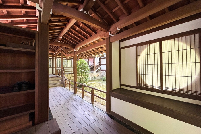 正受院 本堂へ