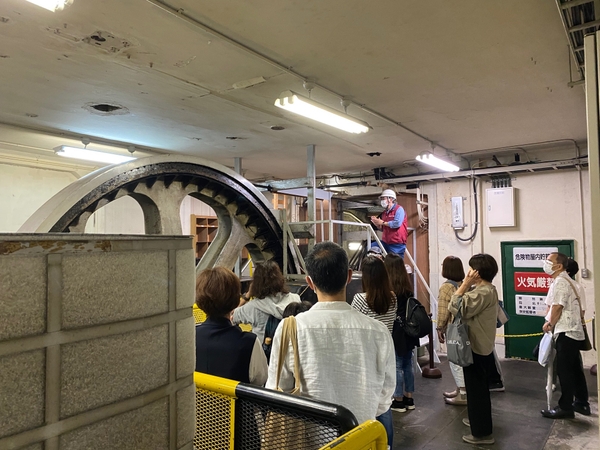 バックヤード（巻き上げ室）