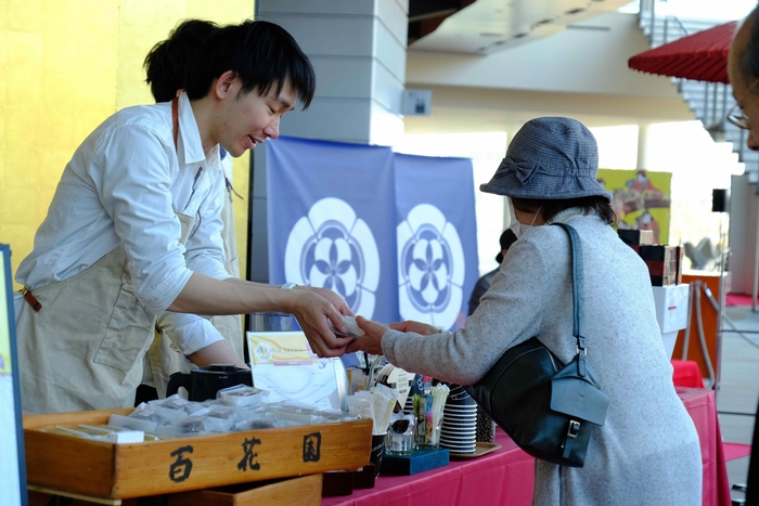 軽食コーナーやワークショップなどの企画も