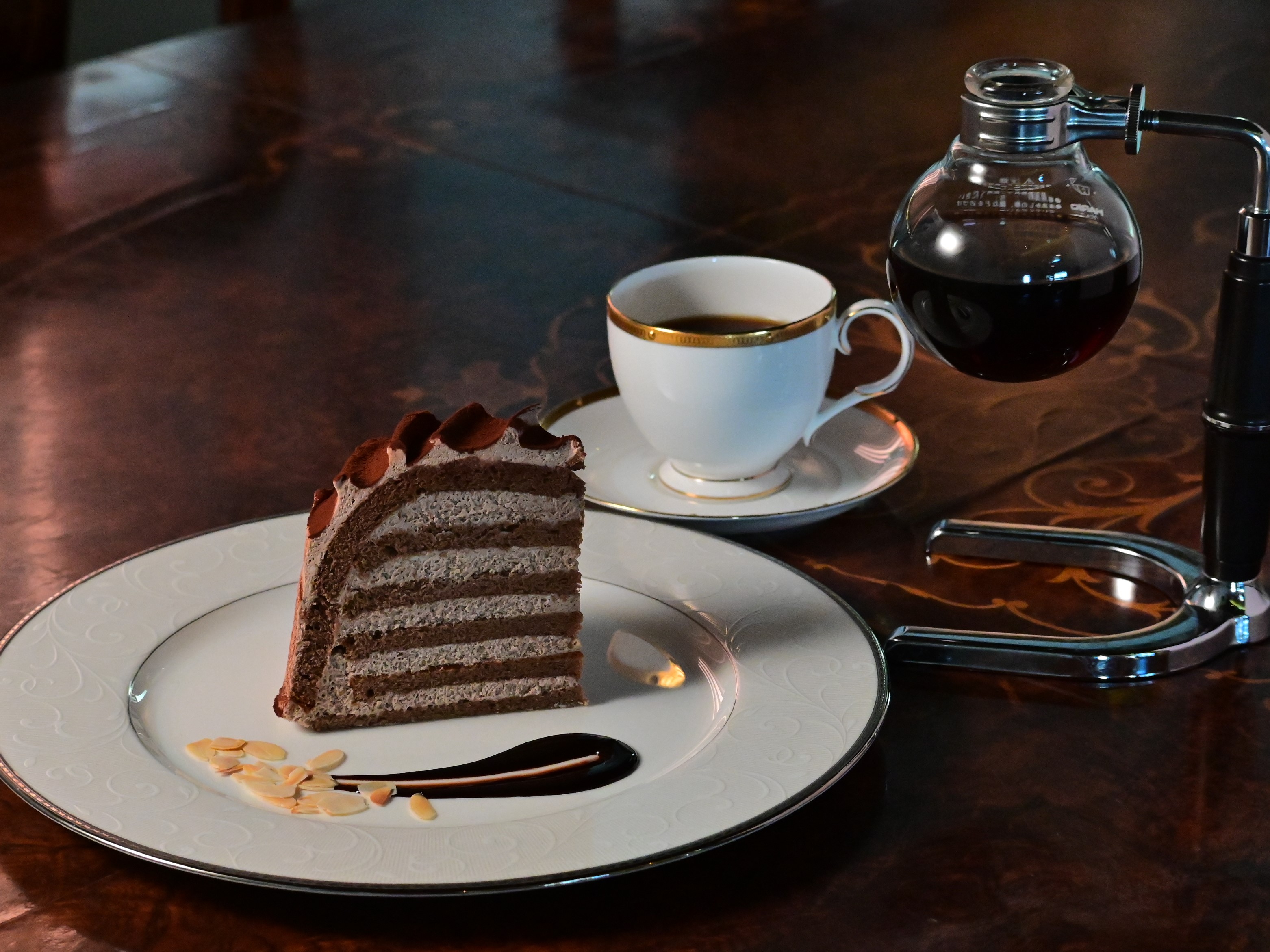 兵庫・淡路島「海の舎」冬限定の主役スイーツが登場　濃厚チョコ尽くしのズコットケーキセットを2月1日より提供開始