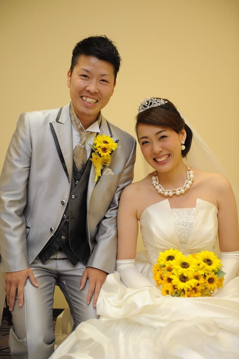 専任講師 トランスジェンダー暁さん挙式