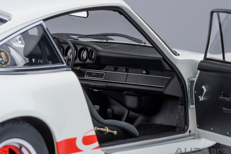 AUTOart 1/18スケール ポルシェ 911 カレラ 2.7 RS (サーキットの狼／早瀬 佐近)