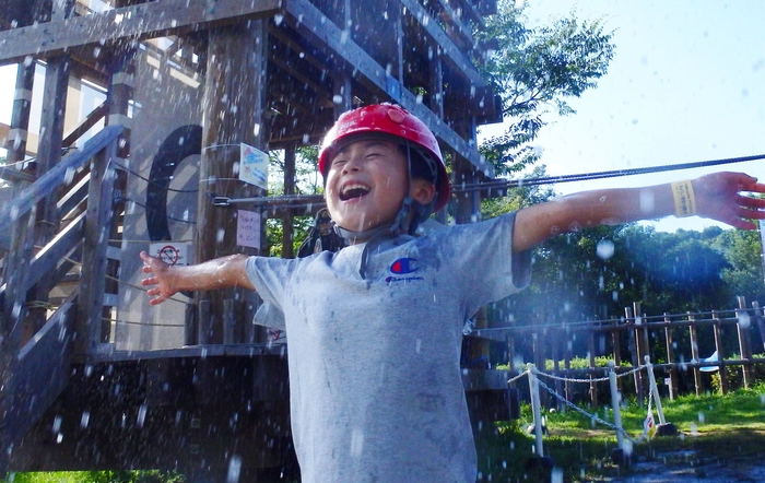 ▲びしょ濡れ!アスレチックを楽しもう!