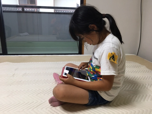 子供の「ゲームあぐら」を治す整体をスタート！ ゲームあぐらで急増する「チャイルド猫背」を改善