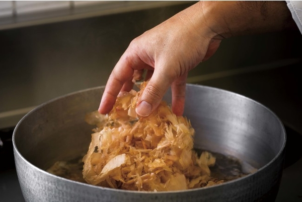 「丸藤」の鰹節