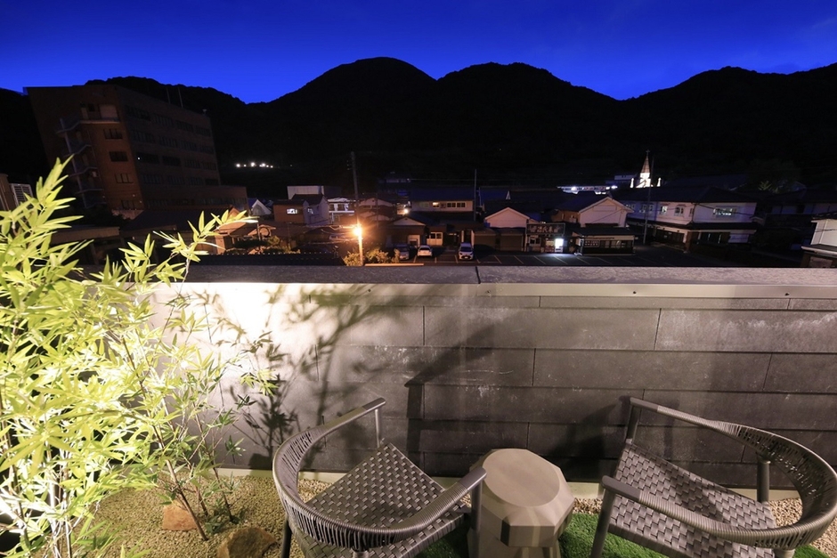 別館・半露天風呂付和洋室