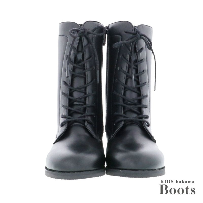 安全で歩きやすく、足が疲れにくい、だけどかっこよくに見せたい!と考えて作ったヒールの高さです。