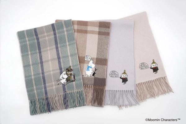 ムーミンの世界を上質なカシミヤに刺繍した特別な一枚