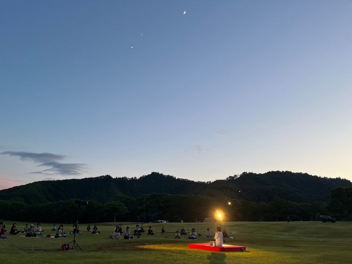 星空ヨガの様子