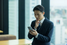 新入社員が欠勤したらどうする？無断欠勤の対応・給与・解雇の判断を解説