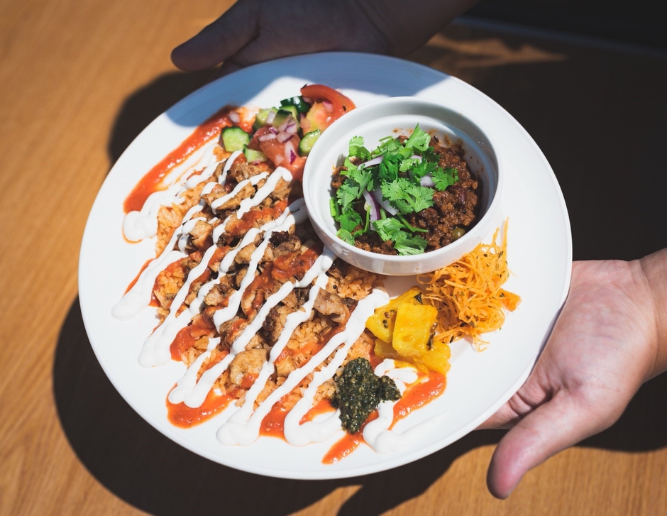 チキンオーバーライスとキーマカレー 