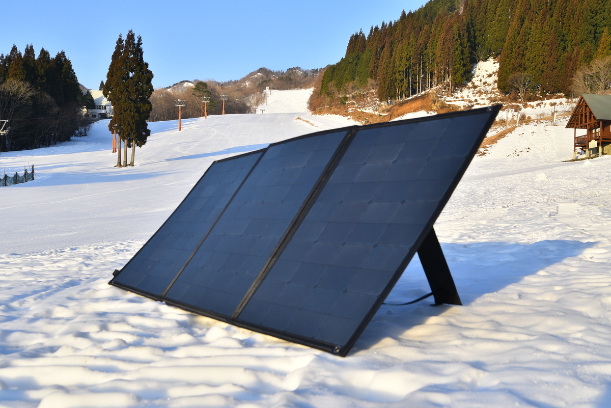 大人気ソーラーパネルがパワーアップ！「PowerArQ Solar Foldable 210W