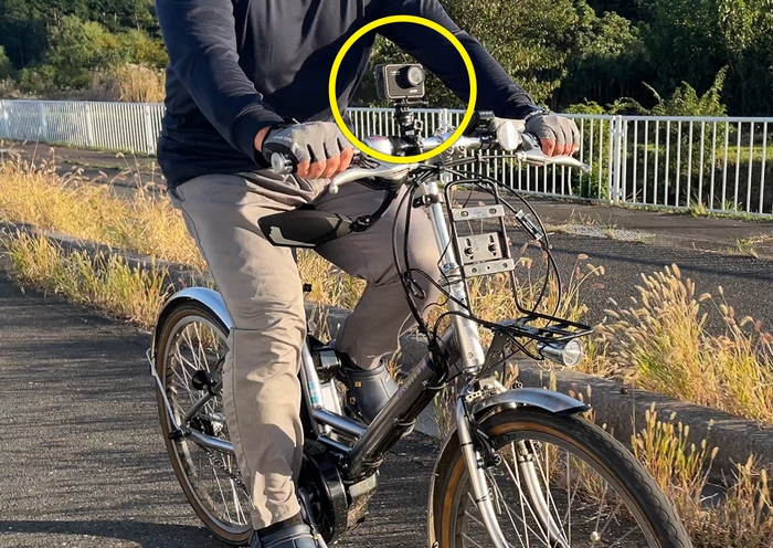 自転車 走行イメージ