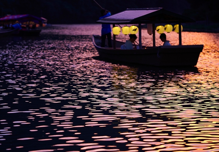 【星のや京都】プライベート鵜飼鑑賞船3