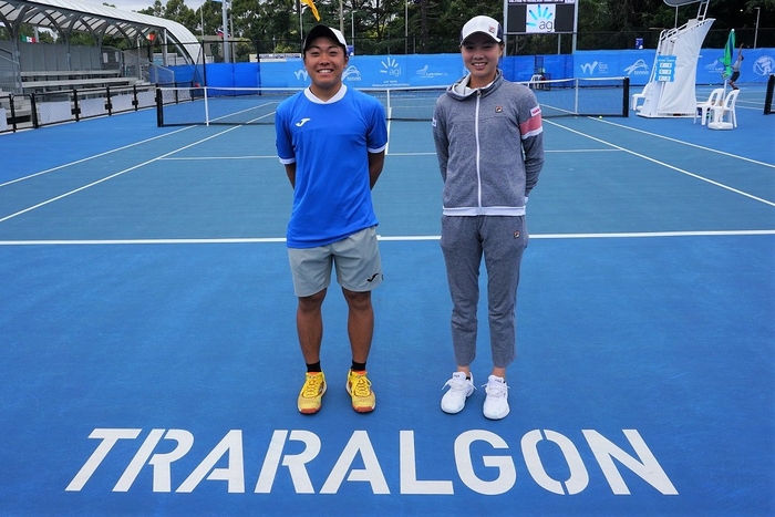 左：原﨑朝陽選手、右：木下晴結選手 前哨戦の会場にて