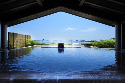 とろり、ふわとろの湯に浸る最上階にある絶景露天風呂