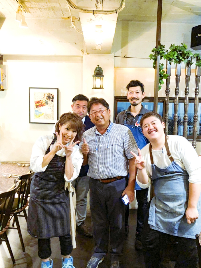 「バルストロキッチン」に牛の育て主・尾崎 宗春氏初来店