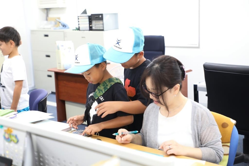 お母さんの職場を見学