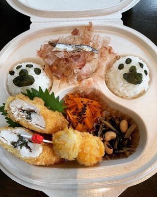 Cafe & Delicatessen pasto feliceのねこさん弁当