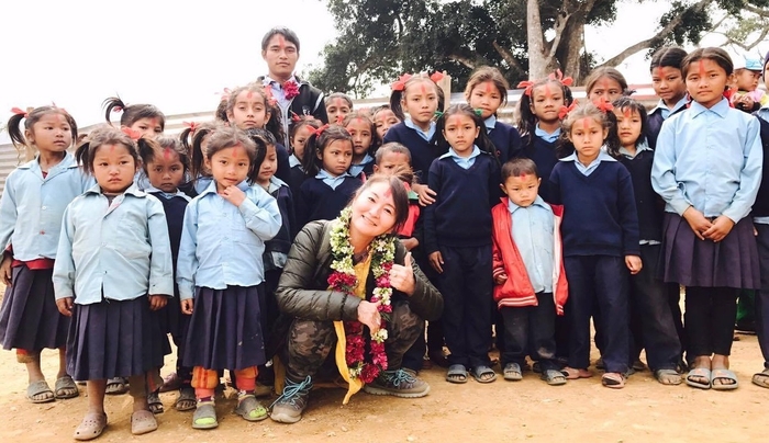 ネパールの子どもたちと