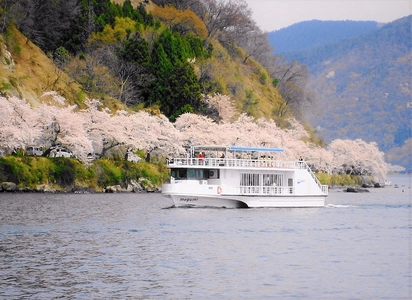 びわ湖最北端、日本さくら名所100選「海津大崎の桜」を愛でるお花見船を期間限定で運航！ 「海津大崎桜クルーズ2023」