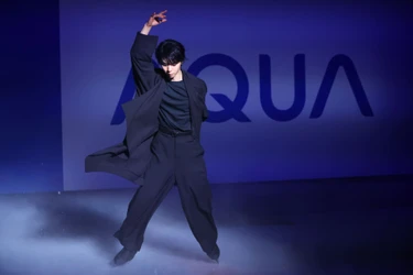 羽生結弦さんが氷上降臨！ ハイアール・AQUA新冷蔵庫＆洗濯機発表会で語った 「限界を超えるイノベーション」 業界初＊「ボトムクーリングシステム」などの最新技術に 「日本の家庭の幸福を追求する姿勢に深く共鳴」