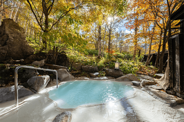 【小梨の湯 笹屋】長野県 白骨温泉　画像提供：杉本 圭