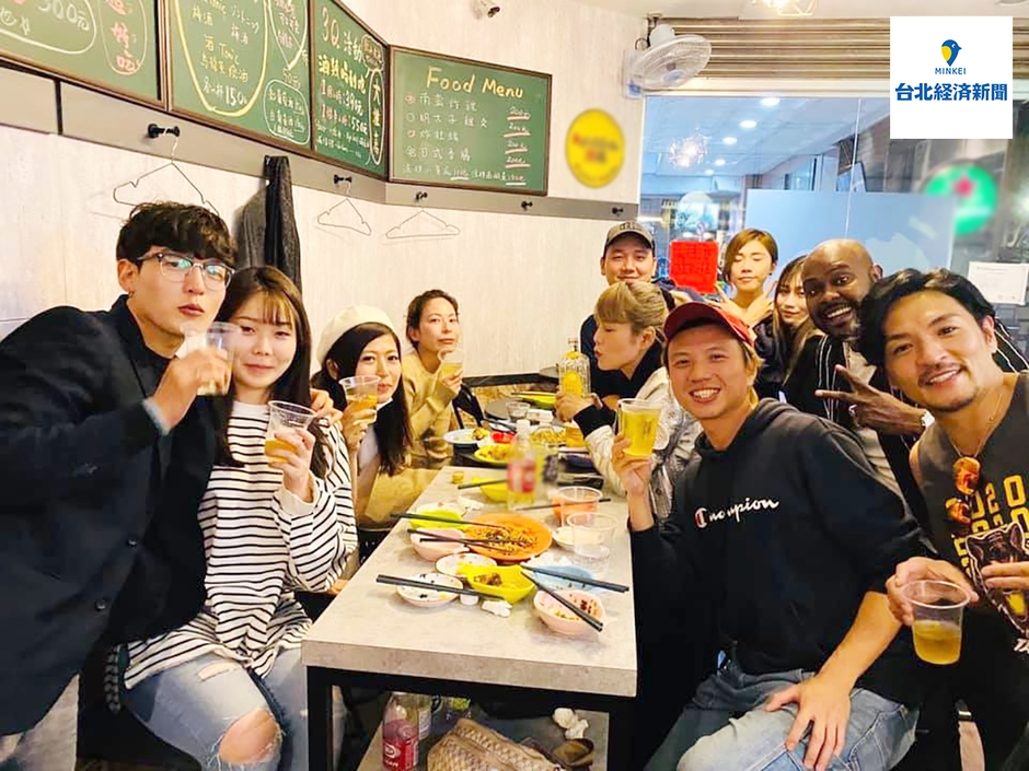 タレント夢多が経営するたこやき「もん」