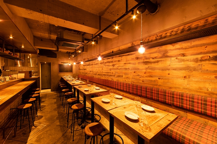 大人数対応のテーブル席1